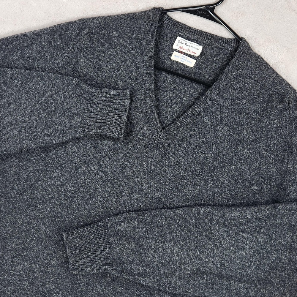 Alan Paine Sweater Mens XL Gray 100% Lambswool V Neck Knit Made In England